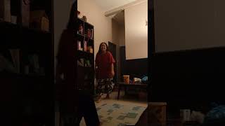 Orang Takut Lipas Di Atas Pintu Sebelah Kiri Bilik Mandi