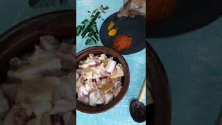 කලු පාටට ඌරු මස් උයන රහස | How to cook pork curry / Black Pork Curry / Pork Curry Sri Lankan Style screenshot 2