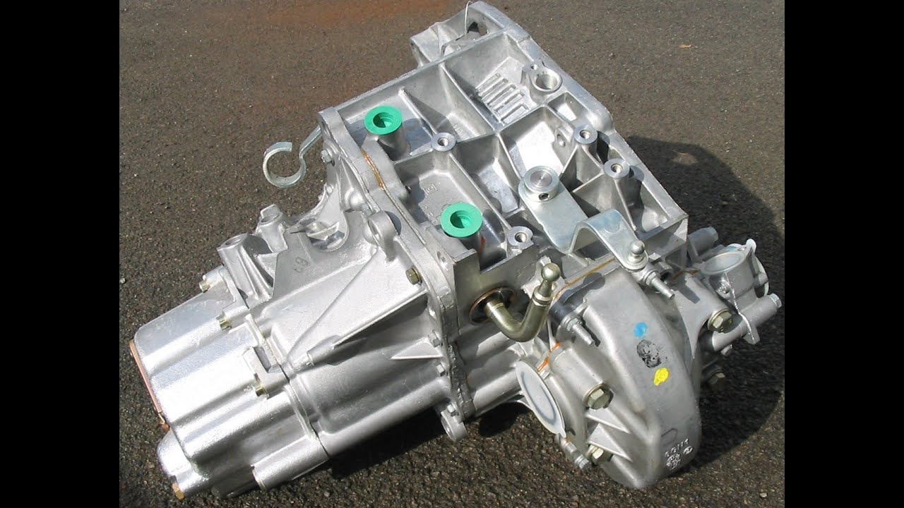 Peugeot 208 / démontage boîte de vitesse / changement kit d'embrayage / la pédale d'embrayage solide