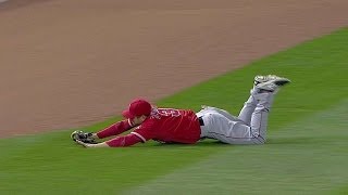 LAA@NYY: Shuck makes a fantastic diving catch