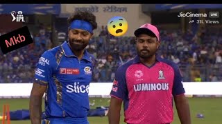 Sanjay Manjrekar asking the Mumbai crowd to 'Behave' when fans booed Hardik Pandya = 😆🚫😱😆