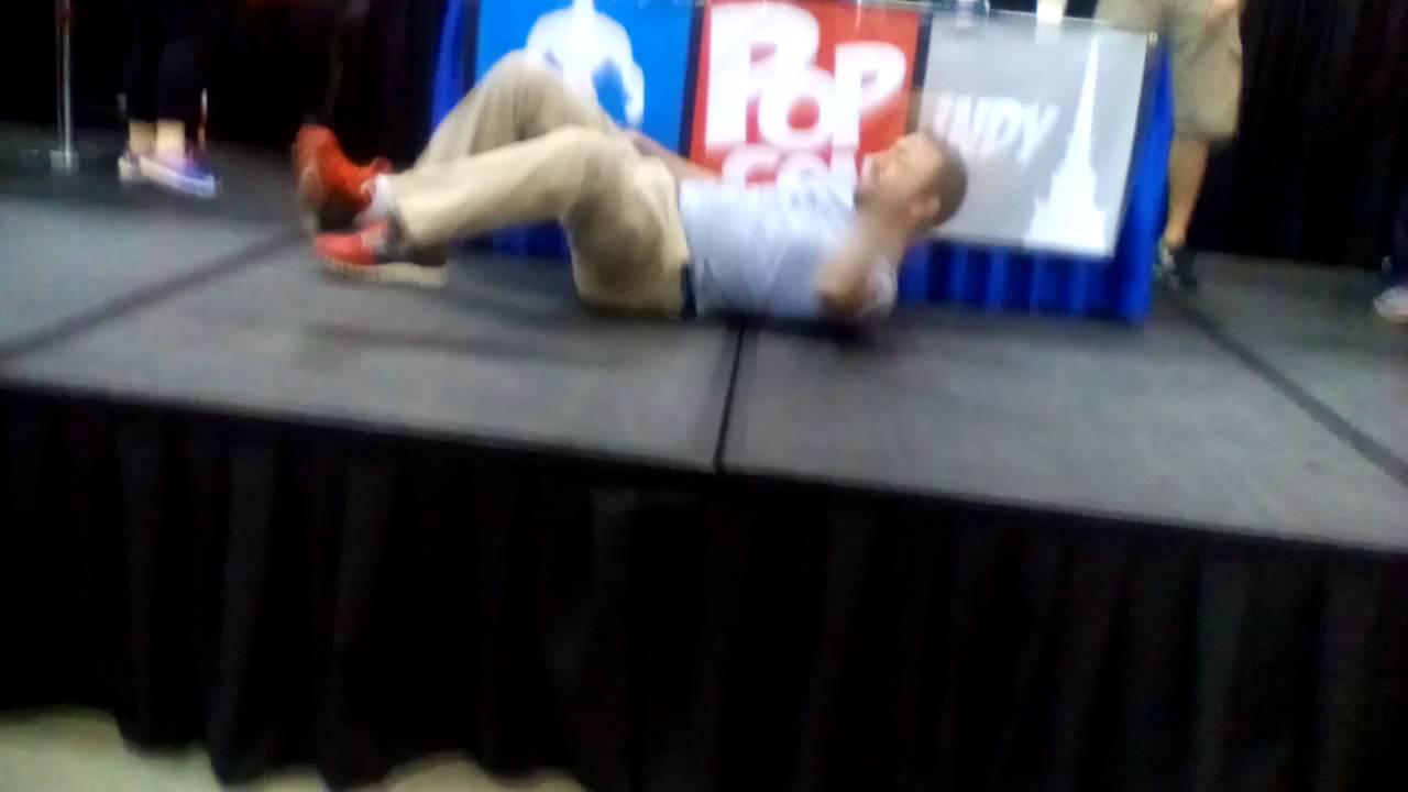 WADE DOES CARTWHEEL (FAIL) INDY POP CON 2016