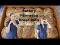 Buttery Parmesan Bread Rolls. Make these for your next gathering😄