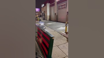 ANNOYING ROBOT: food delivery robot interrupts my conversation #automation #ai #robotics
