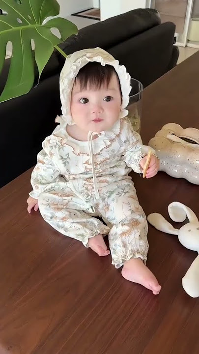 My baby is really cute#lie to you to have a daughter#too cute#humancub#Baby#cutebabywearing