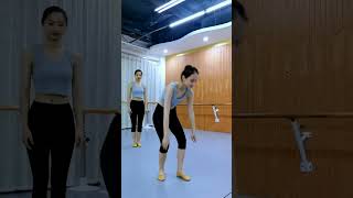 Which one is more difficult to practice, soft waist opening or leg opening? #dancetraining #dance screenshot 4