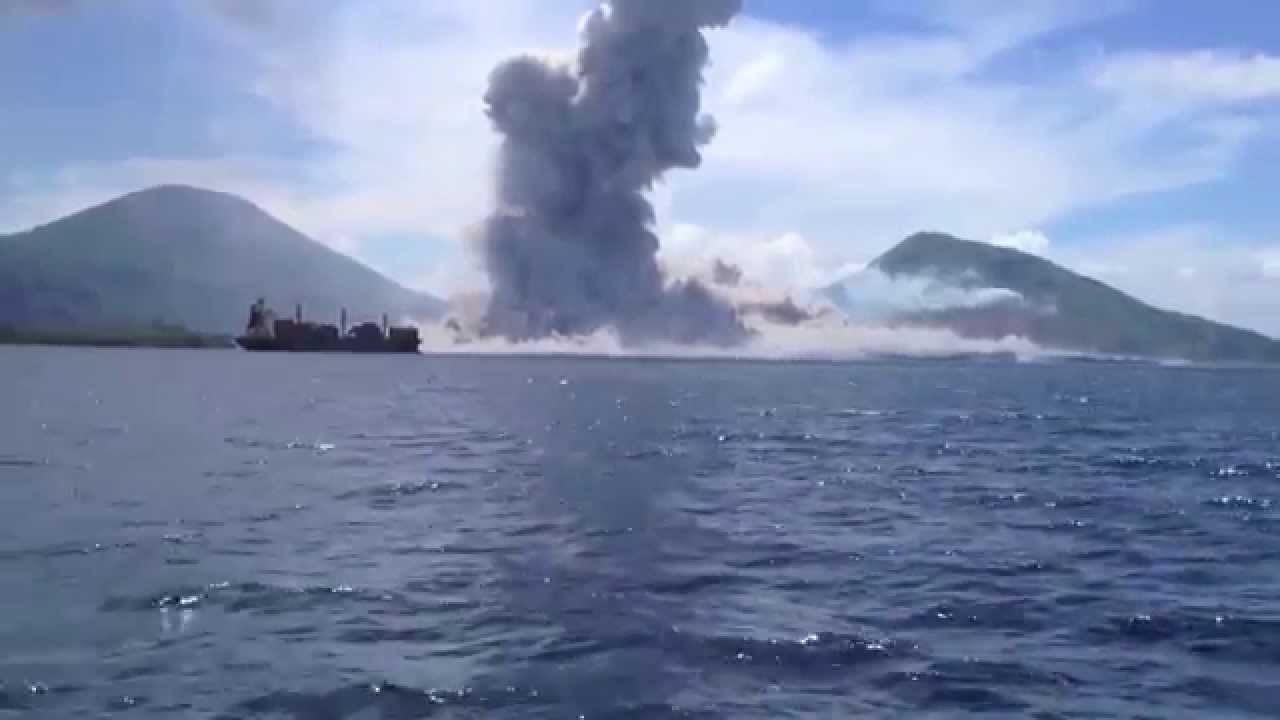 Mount Tavurvur Eruption, Papua New Guinea August 29, 2014