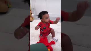 Shine's love for MICKEY MOUSE is something else 😍 .... he gat even dance moves 💃🤣🤣🤣🤣