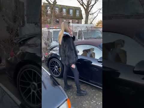 Schicker Porsche! Und schicker Fiesta ✌🏻#cargirls #autos #porsche