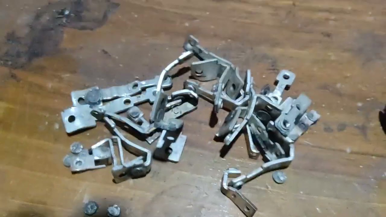 استخراج 240 غرام فضة من ثلاث قواطع سيمنسExtracting 240 grams of silver from three Siemens cutters