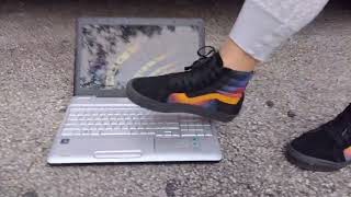 Big girl trample laptop