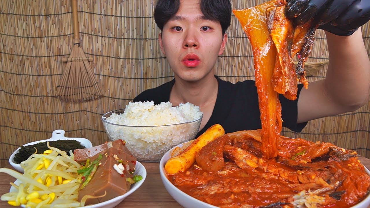 묵은지코다리찜 대접밥! 김치 척척 얹어~ 부들부들 고소~하니 너무 맛있습니다..! STEAMED POLLACK KOREAN FOOD ASMR MUKBANG.