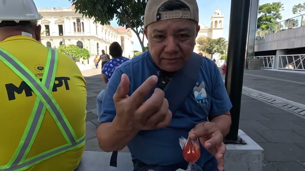 Впервые на сальвадорской земле, не могу не отметить, насколько это красивая страна.