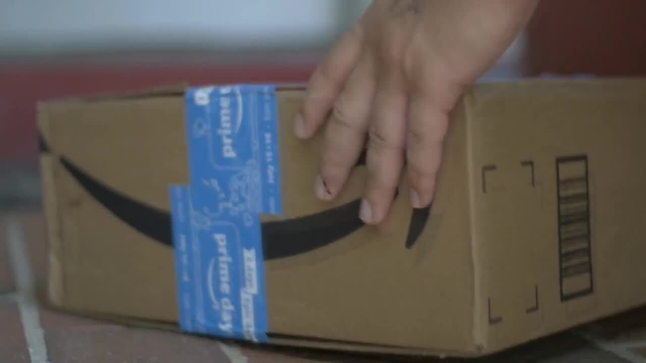 How to avoid holiday shipping and returns scams
