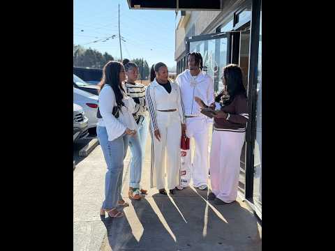When Queet arrives to the baby shower goes wrong!