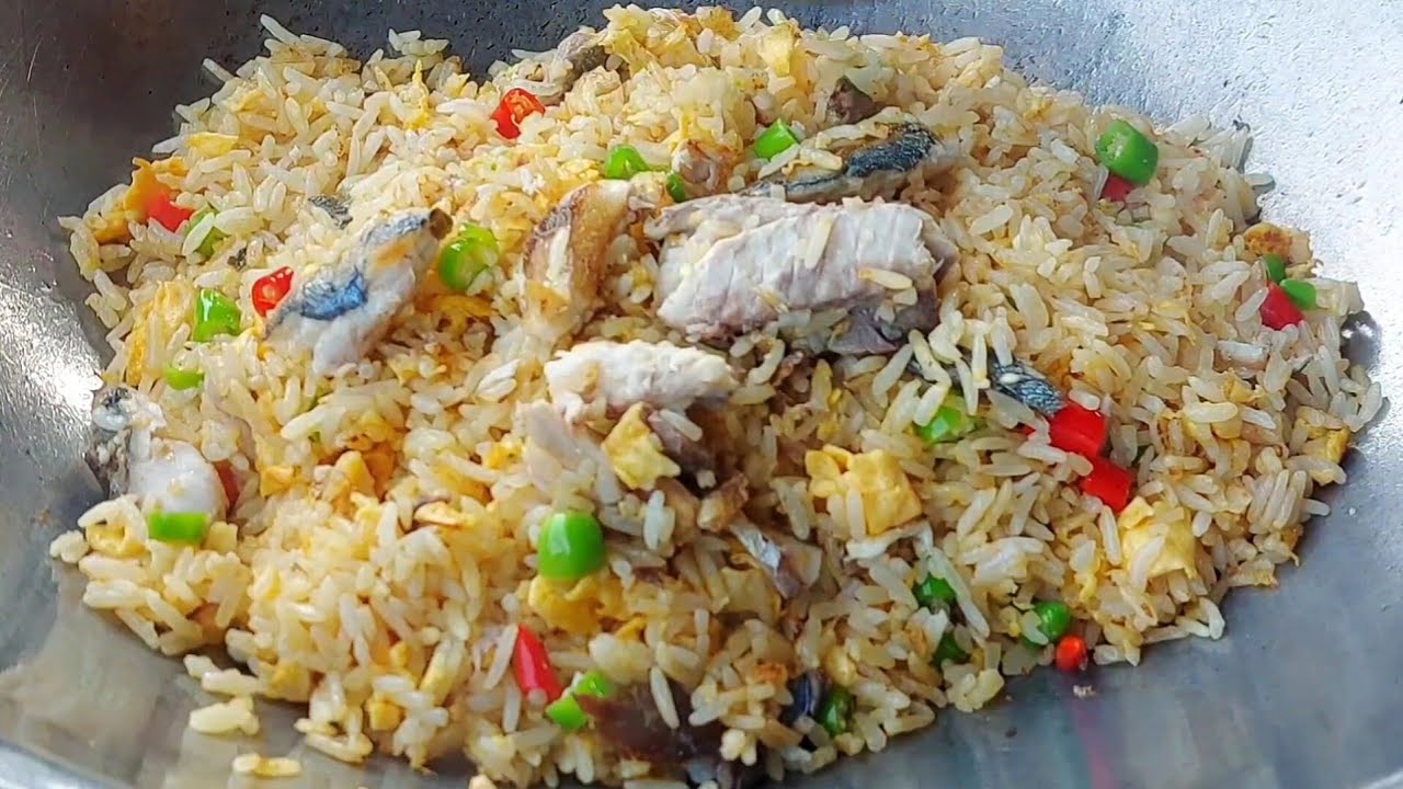 ข้าวผัดไข่ปลาทู ผัดวิธีนี้ข้าวเรียงเม็ดสวย ผัดง่ายไม่ติดกระทะ ข่าวไม่แฉะไม่จับตัวเป็นก้อน  หอมอร่อย