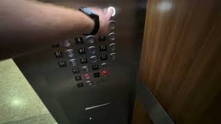 iPhone 16 Pro Max: Generic Traction Elevators/Lifts @ Camelback Esplanade IV Phoenix AZ