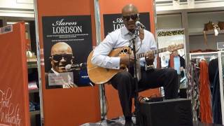 Aaron Lordson Bei Karstadt