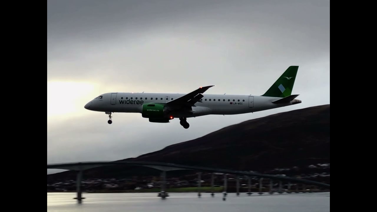 Planespotting at Tromsø Langnes airport, October. 6th. 2021