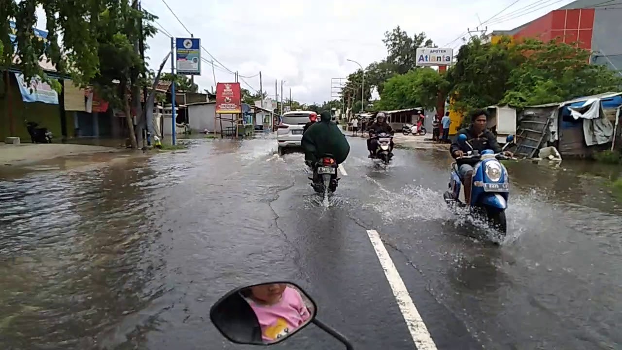 Banjir Rengasdengklok Karawang - YouTube