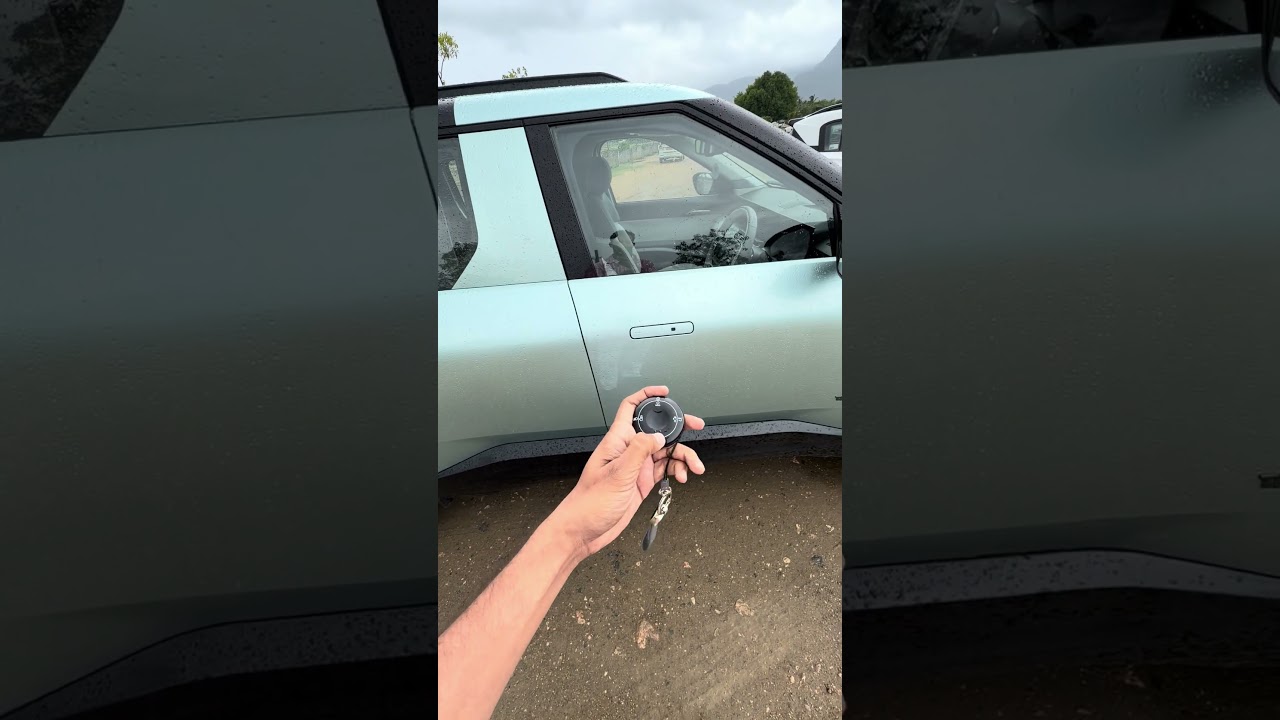 😱 Driver Bahar… Car Khud Park Ho Gayi! | Tata Sierra EV Auto Park Assist