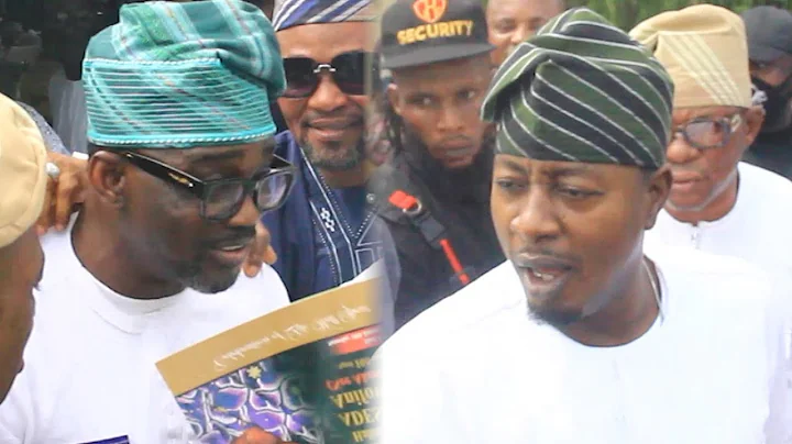 No More War! Pasuma And Taye Currency Meet At K1 de ultimate Late Mother Burial