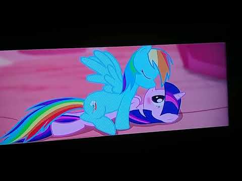 rainbow dash kiss twilight sparkle