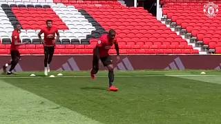 Manchester United players warming up before their training match at Old Trafford!