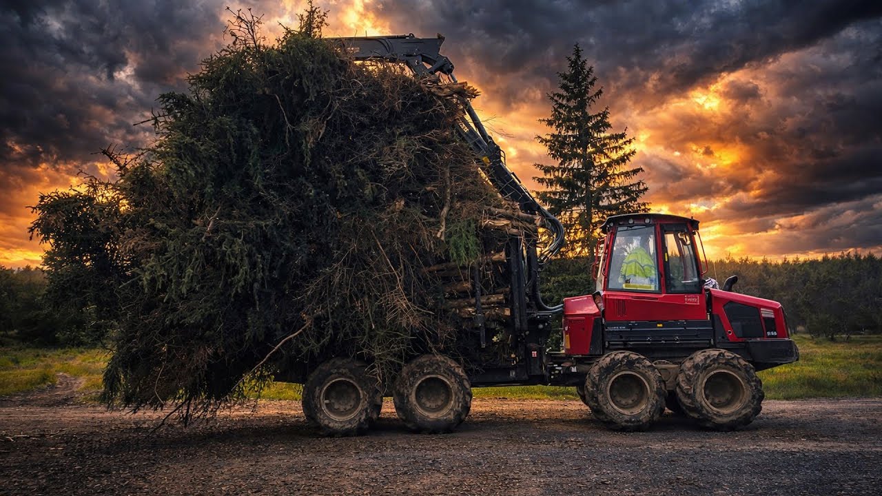 Forwarder Komatsu 845 in the Czech mountain *original sound* 