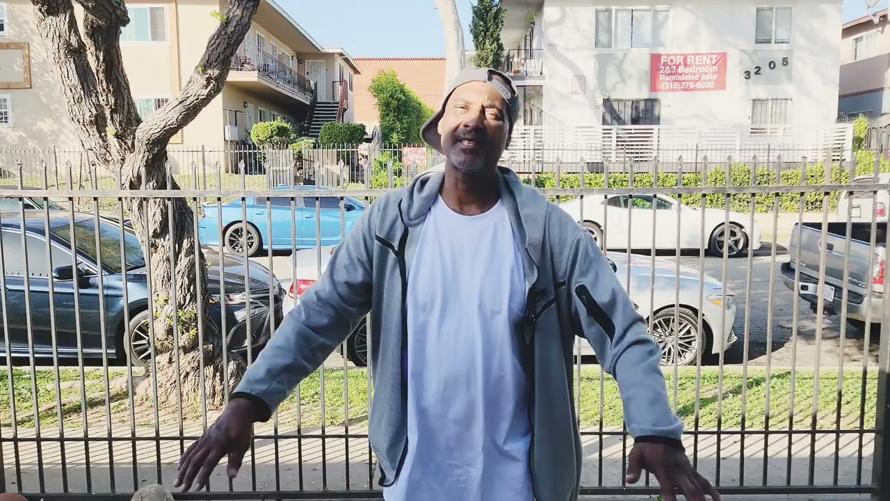 LiL Hawk Da FAMOUS DAMU: Разбираем фразу «О мертвых друзьях»: это больше, чем просто слова.