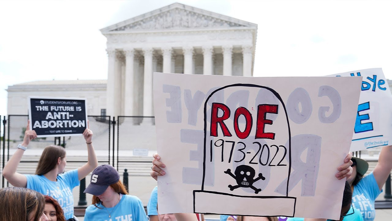 Supreme Court overturns Roe v. Wade
