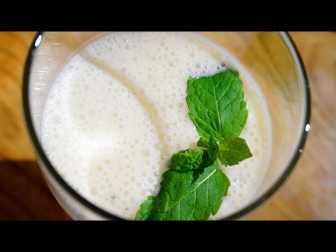 make-a-wake-up-mint-banana-smoothie---diy-food-&-drinks---guidecentral