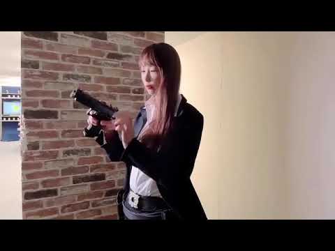 坂地久美GUNドル(拳銃、ライフル銃射撃}[1]