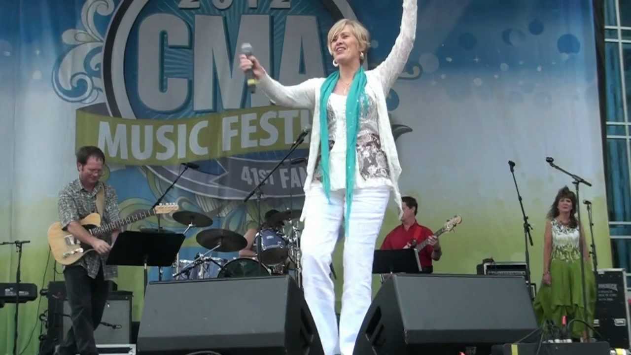 Janie Fricke - Please Help Me, I'm Falling