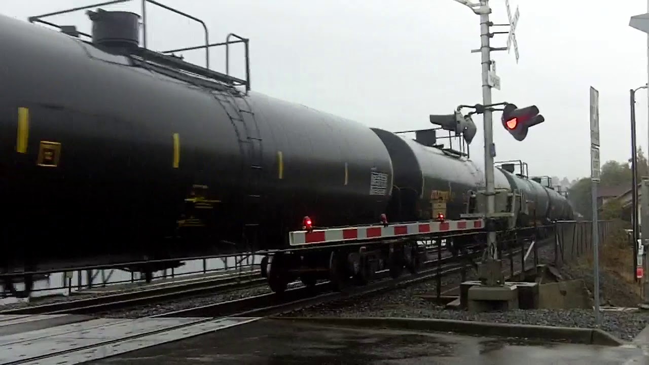 Bnsf knocks over my camera at steilacoom - YouTube