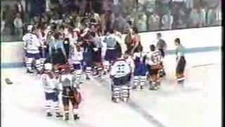 Bataille générale (partie 2) \ Pre-game bench-clearing brawl (part 2)