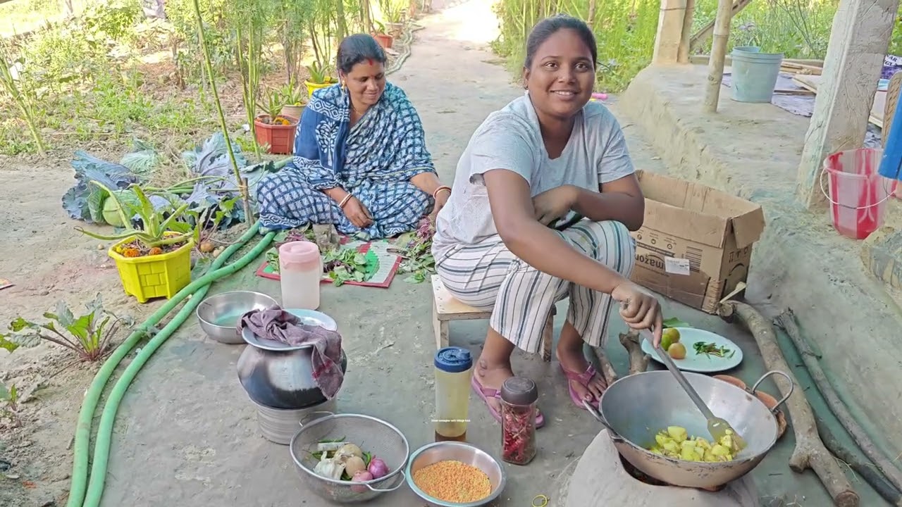 আজ প্রিয়াঙ্কা দুটো রেসিপি করল। সীমা দুটো রেসিপি করল। বাগানের সবজি । বাঁধাকপি ,শাক ,বেগুন টমেটো।