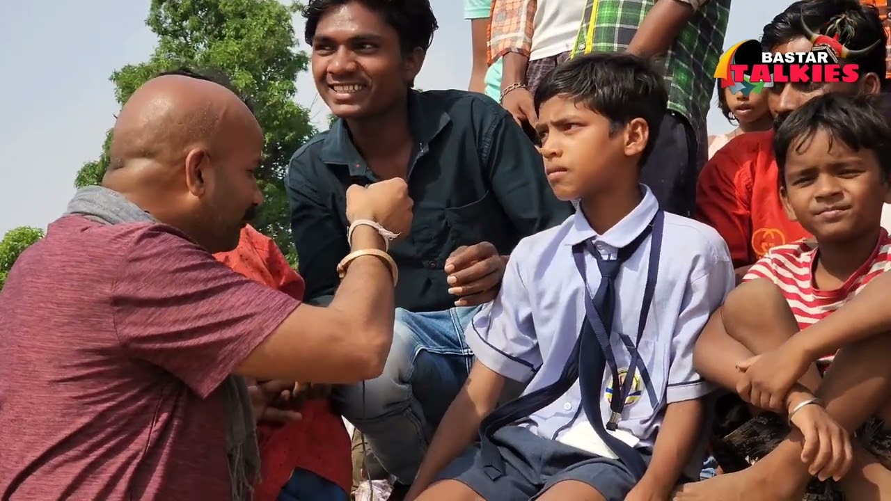 ऐसे Event में Bastar के Tribals, CM से ज्यादा Helicopter देखने आते हैं।