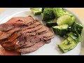 Запеченное мясо с соусом барбекю и малосольными огурцами.
