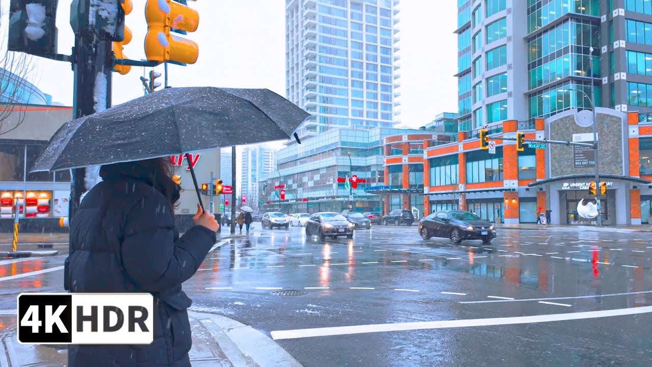 Winter Walk in Vancouver， Gentle Snow in Metrotown & East Vancouver 【4K HDR】Binaural Sounds