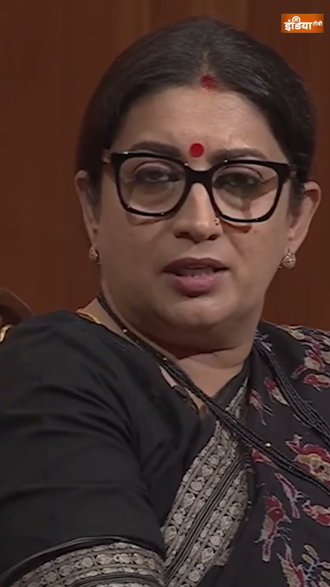 #rahulgandhi को देश के विरोध में बोलने पर #smritiirani ने धोया! #aapkiadalat #rajatsharma #indiatv