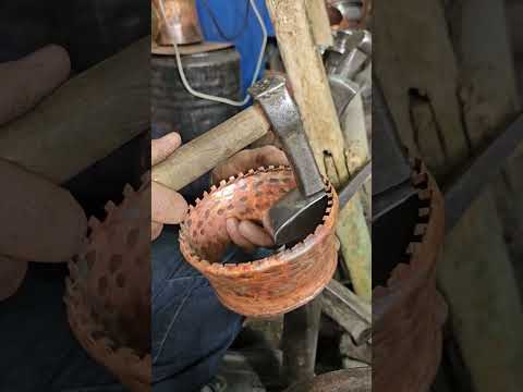 قسمتی از ساخت قابلمه مسی دست ساز ساخت مس مس زنجان