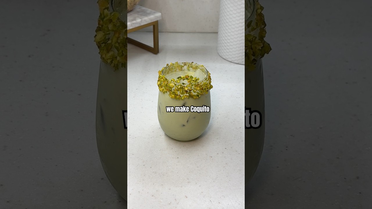 ⁣Pistachio Coquito 🥥 recipe in description #drink#coquito#shorts