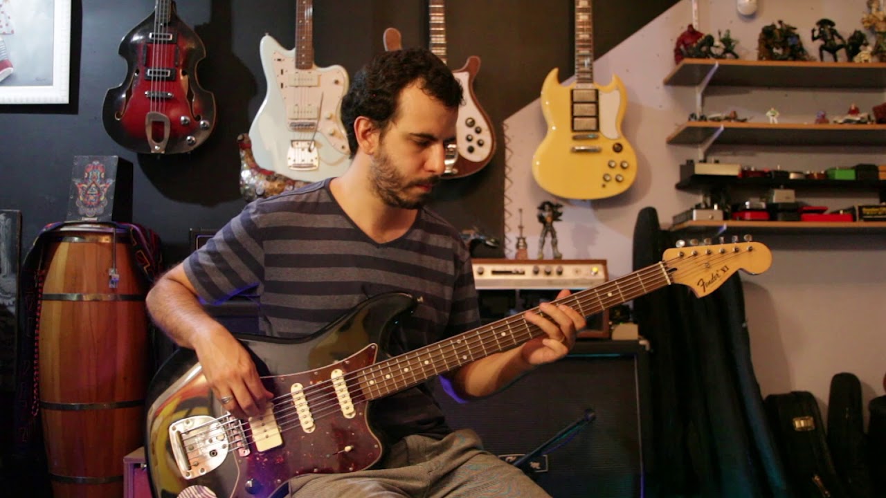 Baixo Fender VI - LOOP 01 auf YouTube ansehen Baixo Fender VI - LOOP 01 auf YouTube ansehen