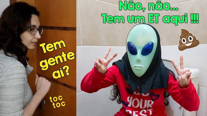 Luluca - Luíza - Adivinhem o que estou fazendo  🤣🤣🤣 Fácil né? Um  ótimo domingo pra vcs ❤️🐼