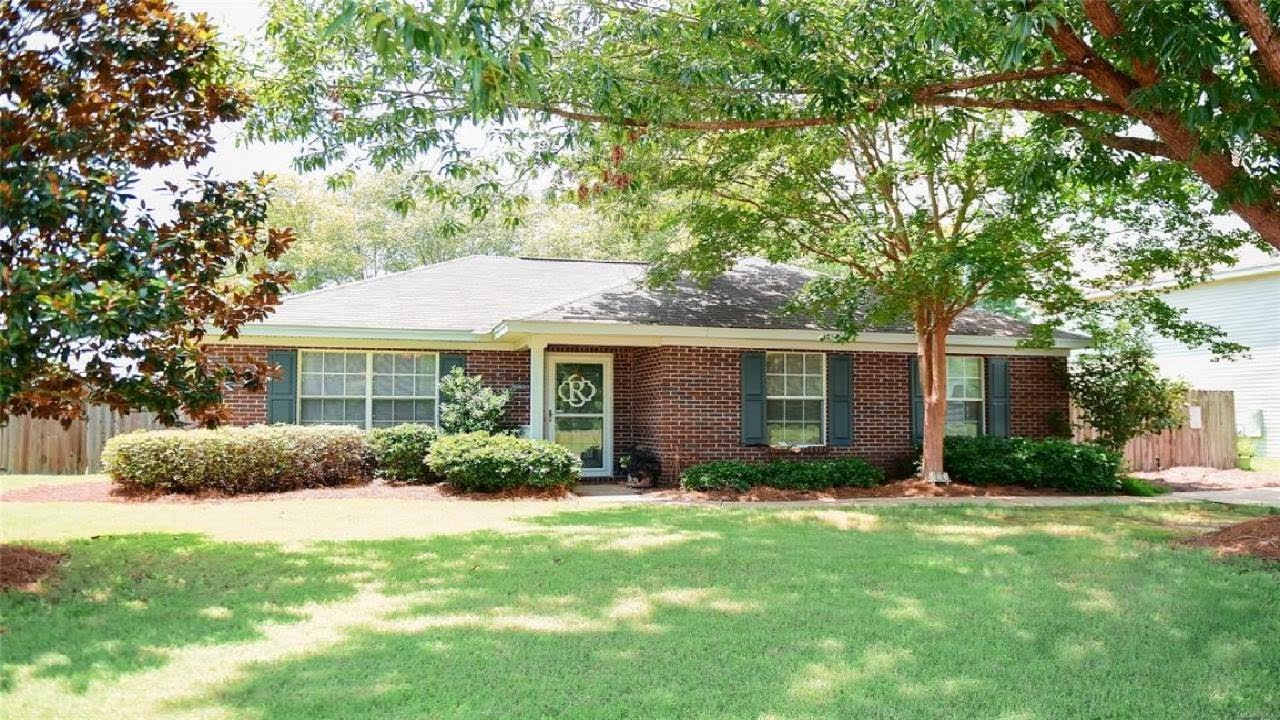 181 COTTON LAKES Boulevard, Wetumpka, AL Presented by Leslie Zeanah