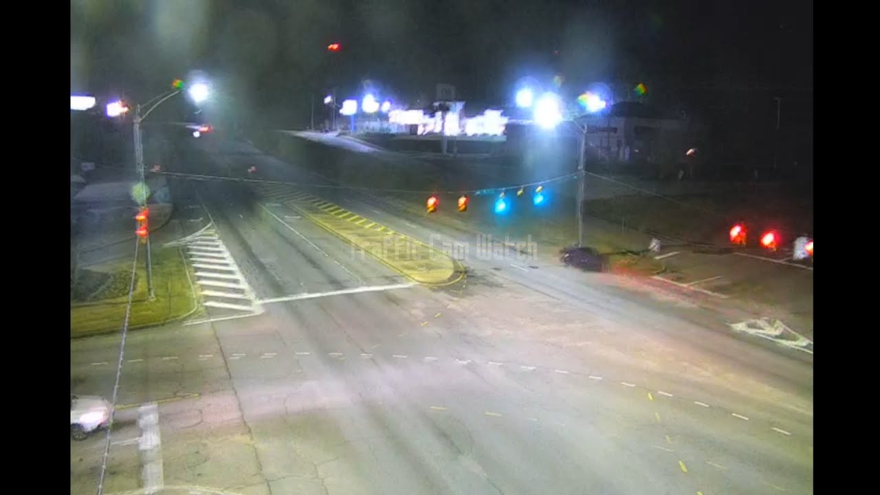 Alabama: Driver Crashes Head-On Into Traffic Light Pole, Knocking ...