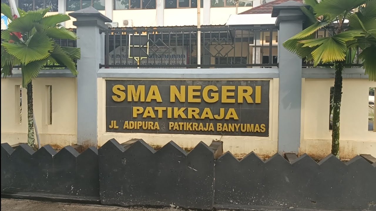 PARIWARA SMA NEGERI 1 PATIKRAJA - KELOMPOK 5/12.1 