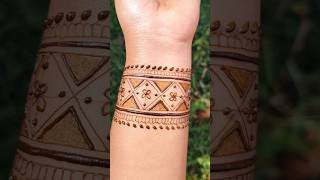 geometric 🔺🔸🔻henna design💠 #geometric #mehndidesign @creative_s_by_m