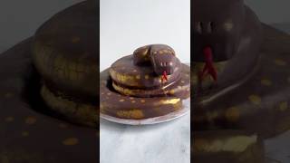 Snake Cake #cakeart #funfood #snakecake